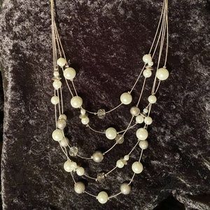 Layered Necklace with Pearl and Silver